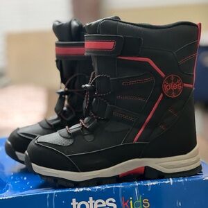 Totes Kids Black and Red Snow Boots